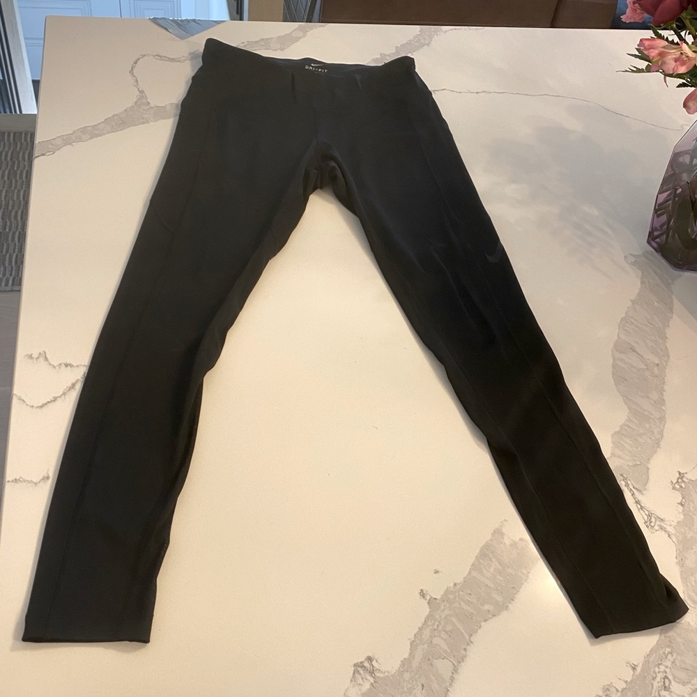 Black Nike Leggings NWOT 🖤